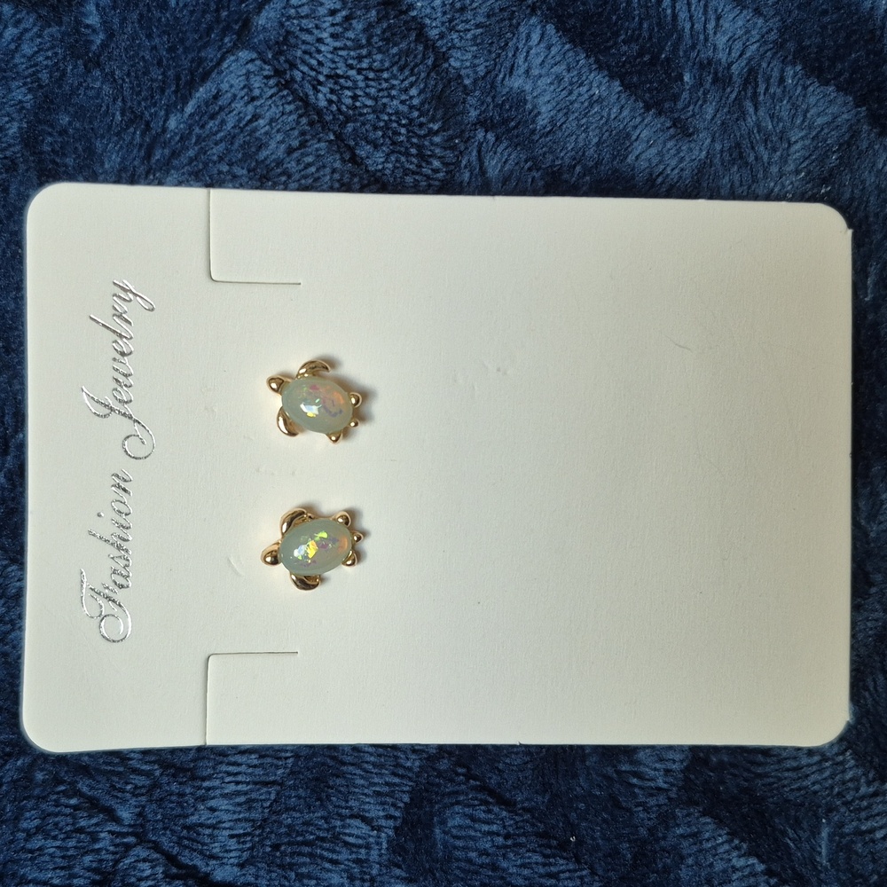Fashion Jewelry Gold Tone Turtle Opal-Like Stud Earrings, New With Tags